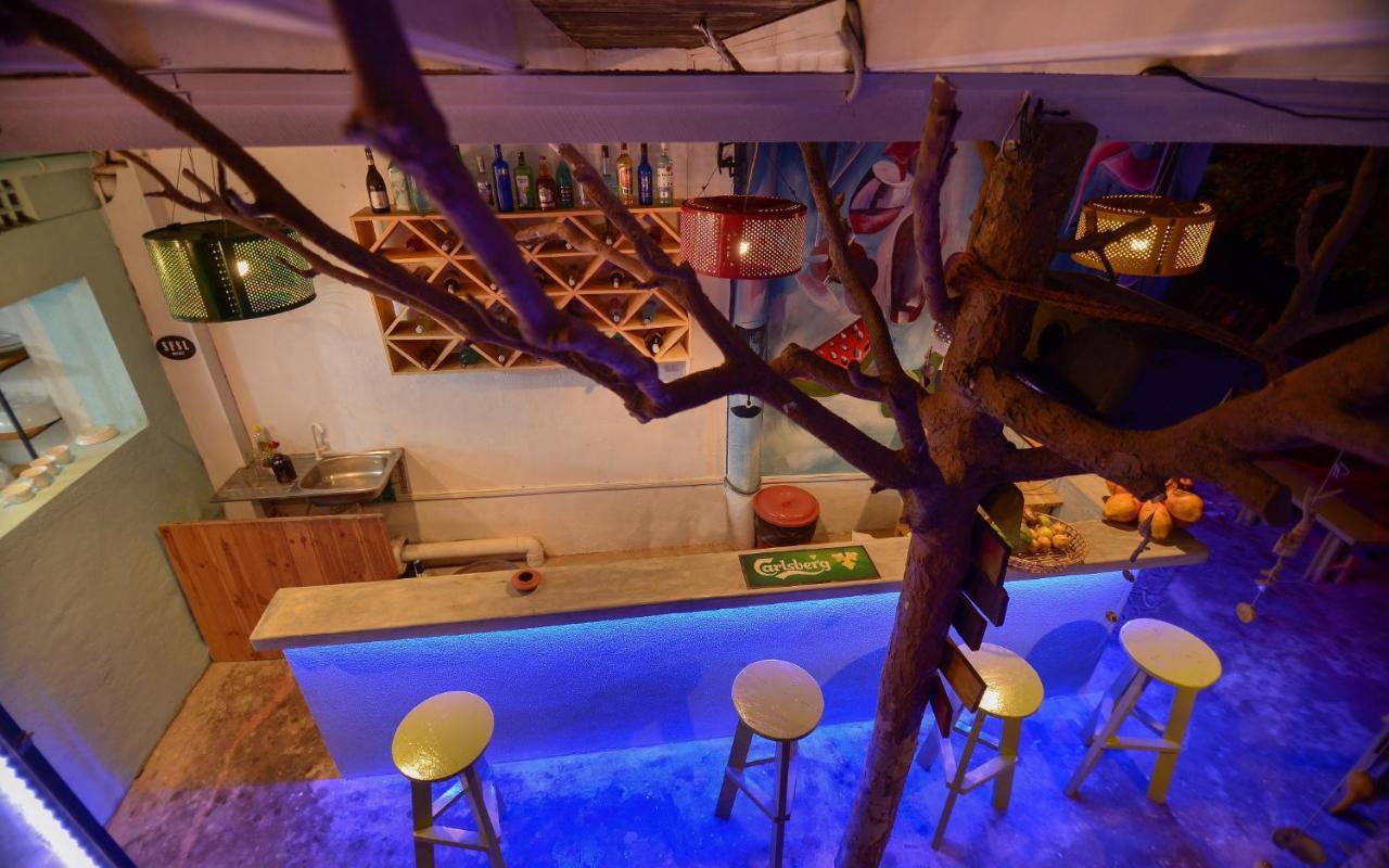 Palm Leaf Surf Cafe Hotel Galle Exterior foto